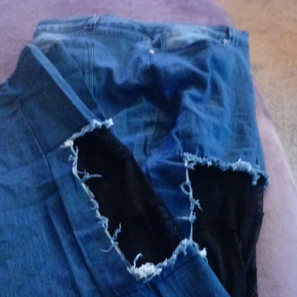 Denim ripped jeans with mesh